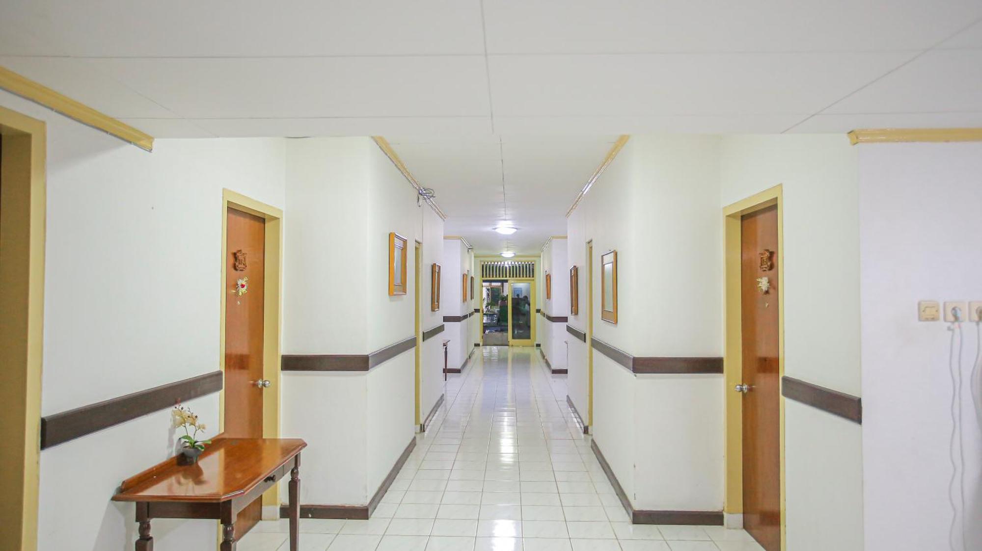 Royal Brongto Hotel Yogyakarta Exterior foto