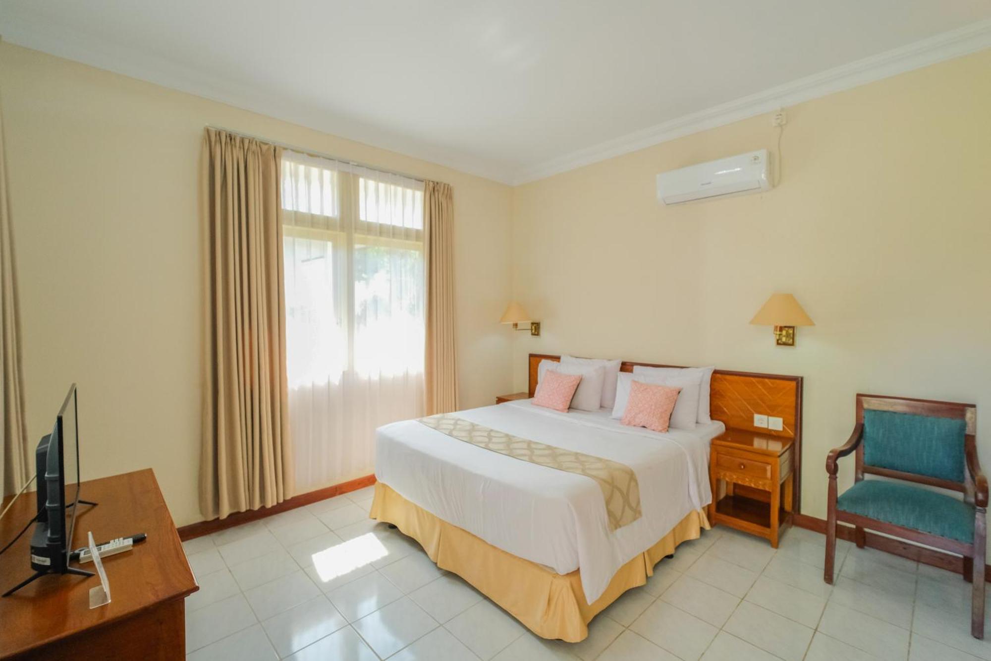 Royal Brongto Hotel Yogyakarta Exterior foto