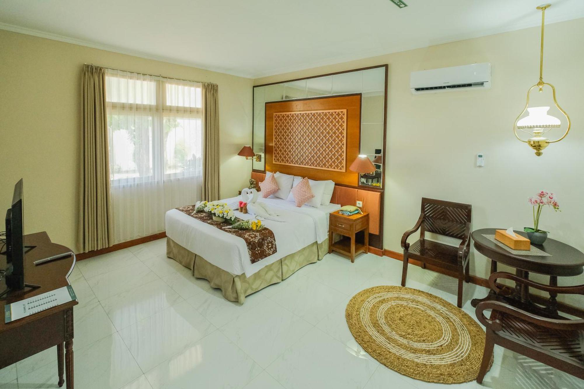 Royal Brongto Hotel Yogyakarta Exterior foto